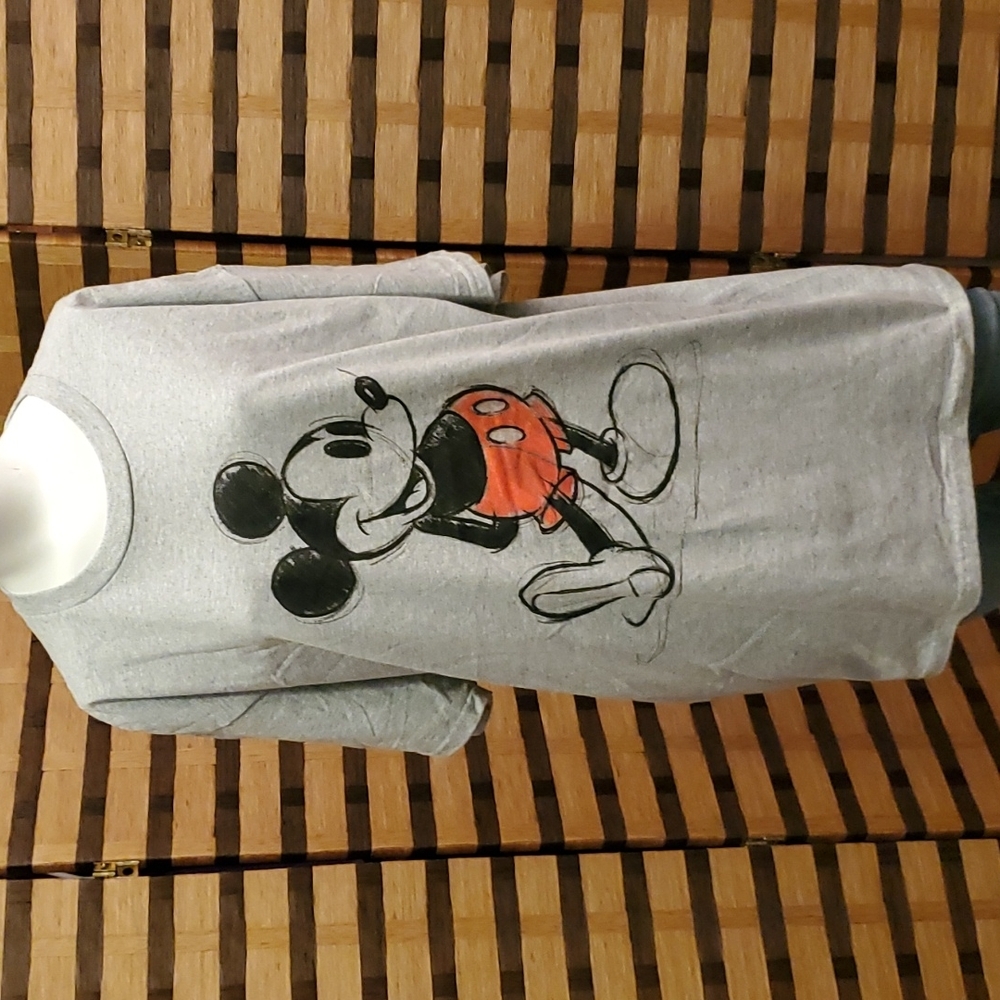 NWT!! Mickey mouse Disney top